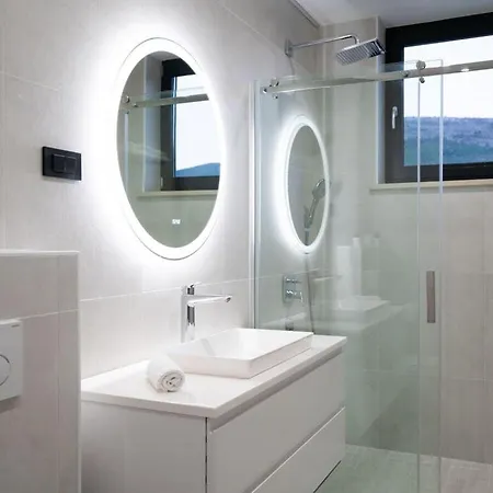 Lea Comfortable Vila *